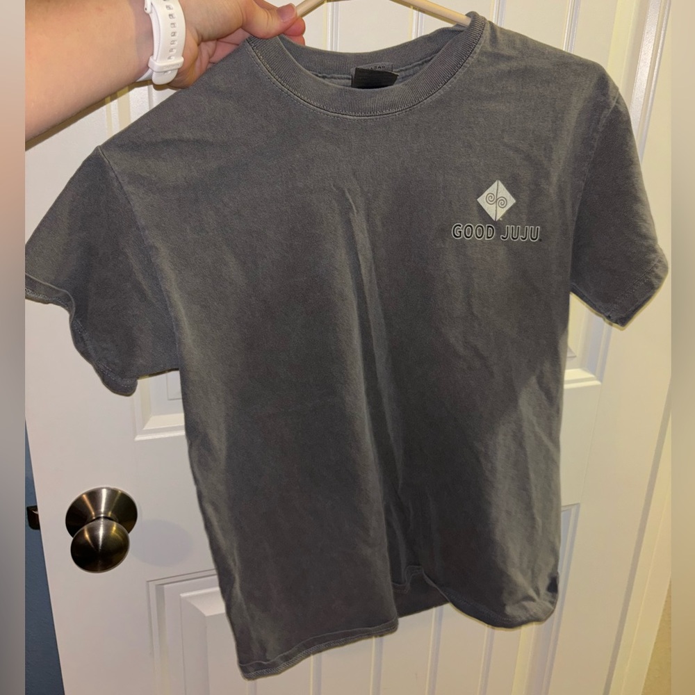 Gildan Good Juju Women’s Gray Tshirt- size small